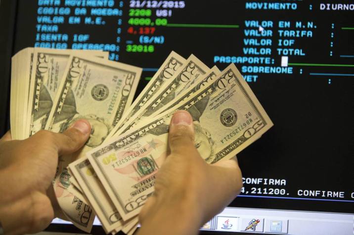 Dólar en Colombia supera los $4.100 en la apertura