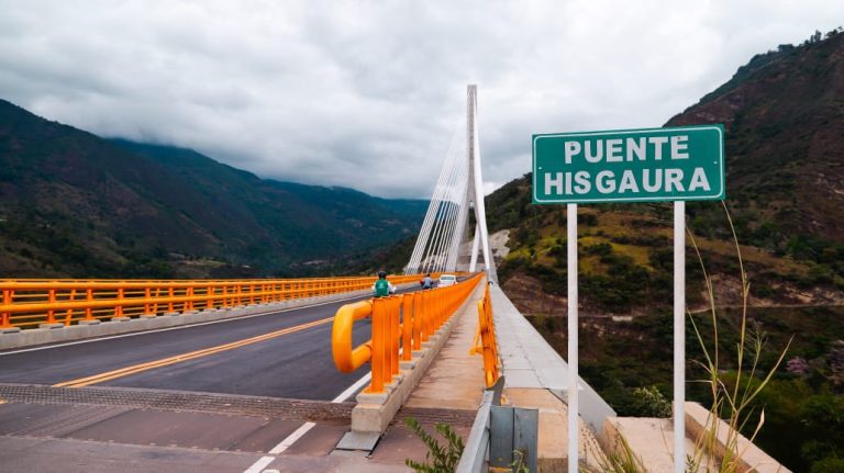 Desde hoy entra en funcionamiento el puente Hisgaura en Santander, el más alto de Colombia