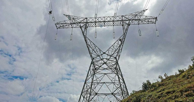 Por presunto atentado, derriban torre de energía de EPM en el nororiente de Medellín