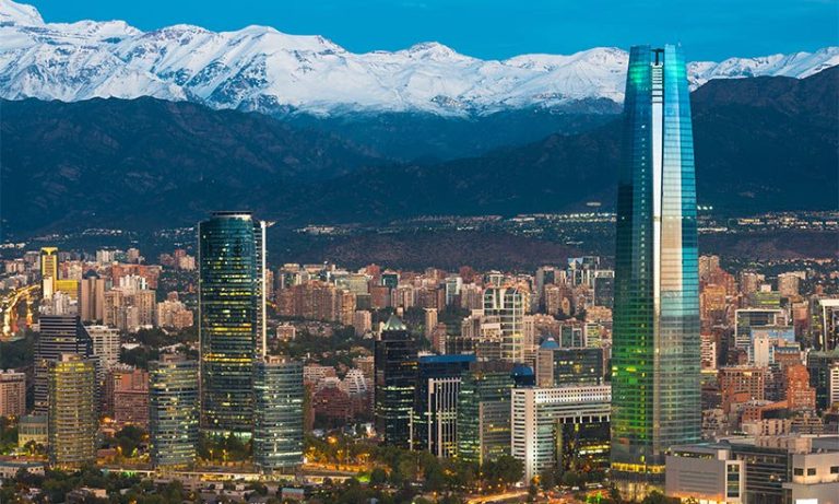 Gobierno de Chile autoriza ingreso de personas extranjeras al país por aeropuerto de Santiago