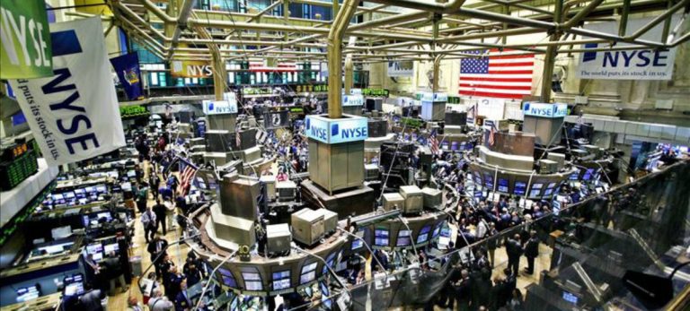 Futuros de Wall Street bajan tras ganancias de mayo