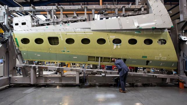 Boeing gastó caja por US$4.300 millones en primer trimestre de 2020 por coronavirus; reducirá nómina