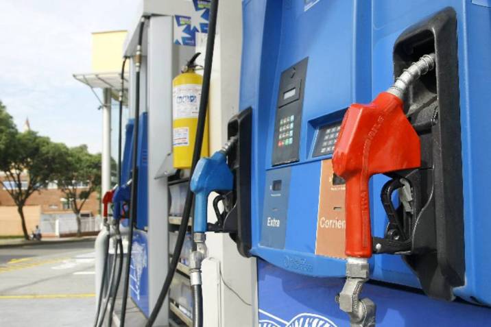 Investigan a 65 estaciones en Colombia por vender combustible a precios excesivos