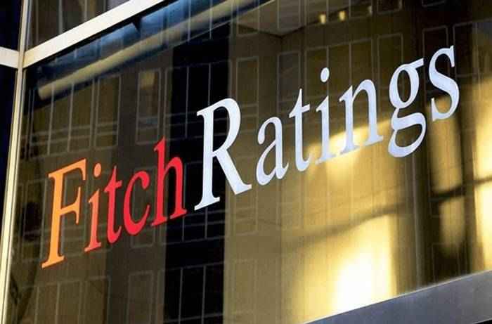 Fitch advierte riesgo de bancos en América Latina por exposición creciente al sector público