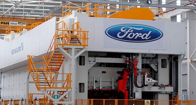 Ford pospone reinicio de producción de vehículos en Norteamérica