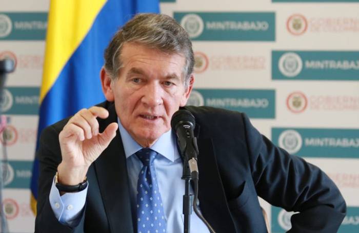 Gobierno de Colombia eleva monto para prima de junio a trabajadores