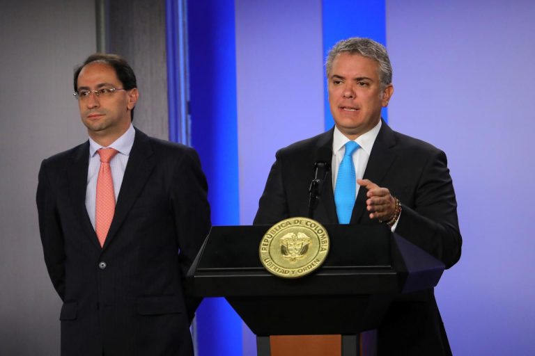 Presidente Iván Duque y MinComercio, José Manuel Restrepo, negativos en pruebas de Covid-19