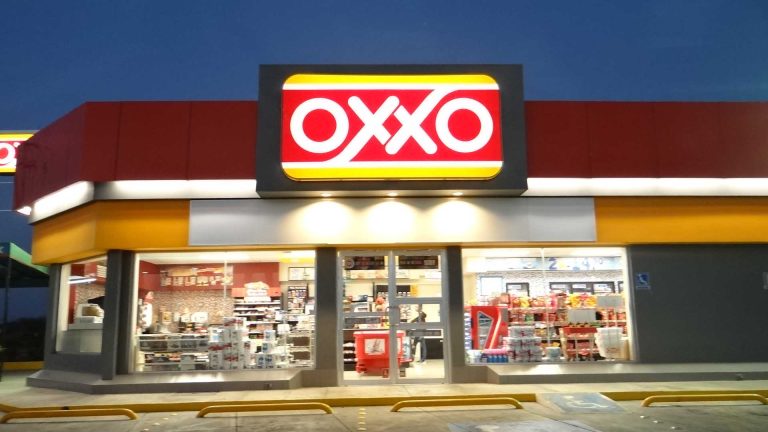Tiendas mexicanas Oxxo evalúan su expansión en Latinoamérica