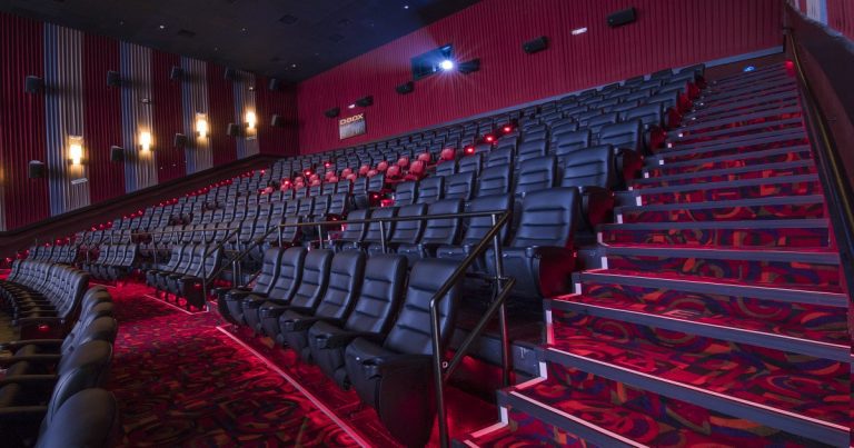 Cinemark, Cinépolis, Royal Films y Procinal reabren sus salas de cine en Colombia