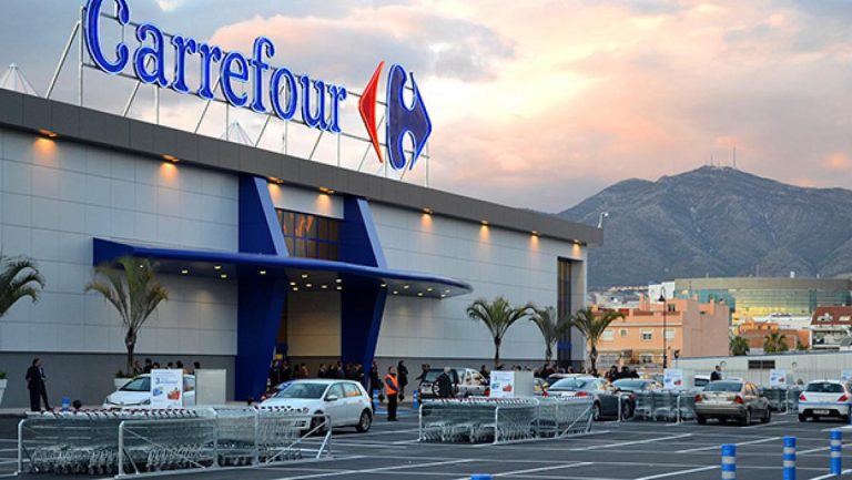 Francia se opone a oferta por Carrefour de US$20.000 millones de Couche-Tard