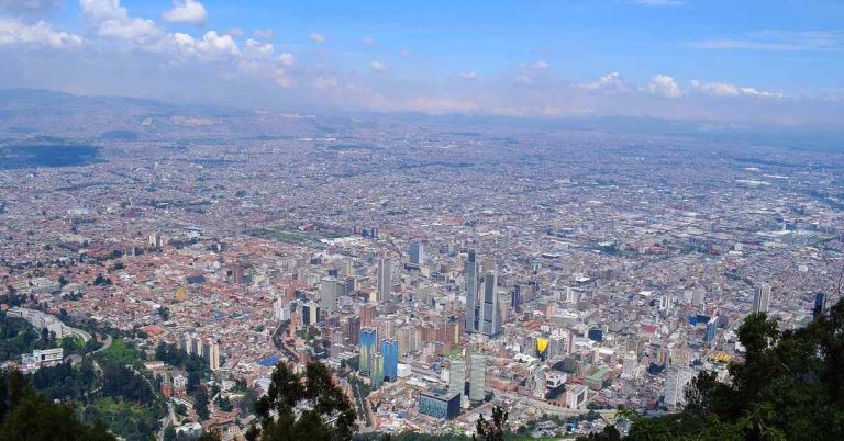 Toque de queda nocturno en Bogotá del 20 de abril al tres de mayo; Pico y Cédula se extiende
