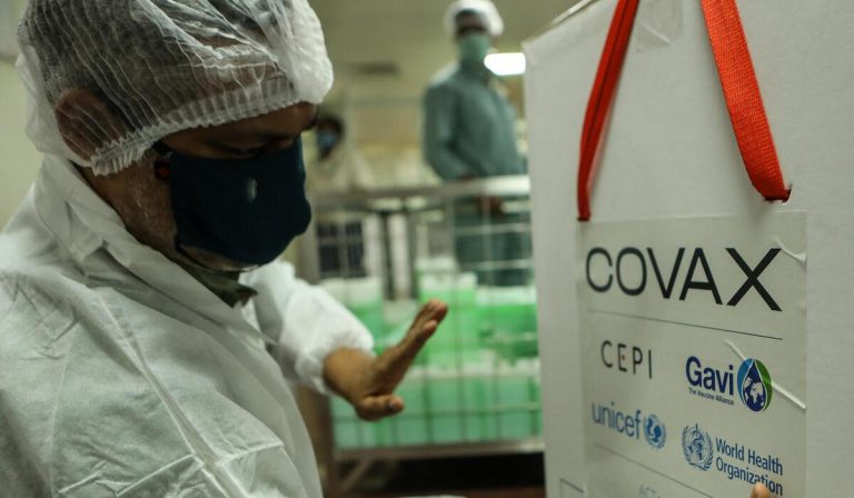Brasil, México y Colombia recibirán vacunas Pfizer, de Covax, en segundo trimestre