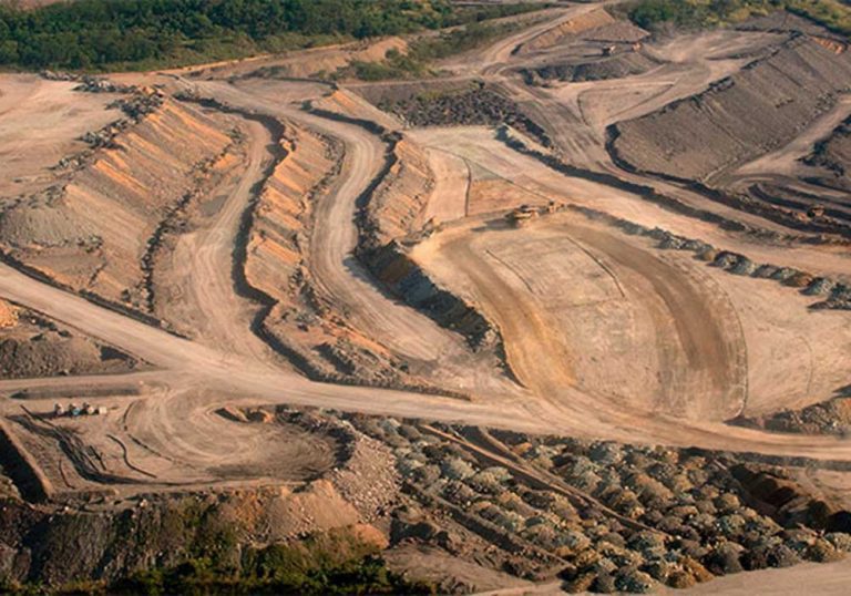 Colombia decidirá sobre títulos mineros de Prodeco la primera semana de mayo