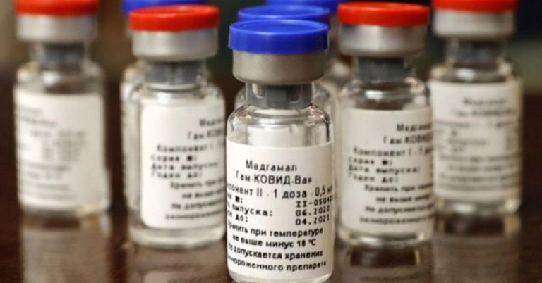 Vacuna rusa Sputnik V demostró 92 % de efectividad en ensayos Fase III