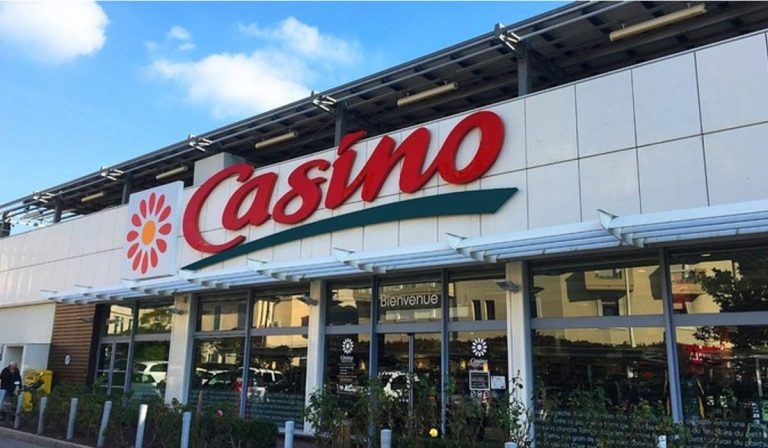 Casino negocia la venta de más de 300 supermercados a los grupos Les Mousquetaires y Auchan