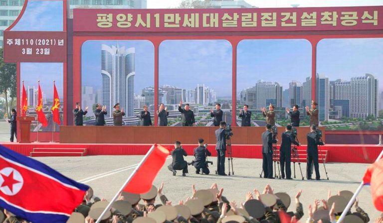 Corea del Norte lanzó dos misiles tras desafiar a Estados Unidos