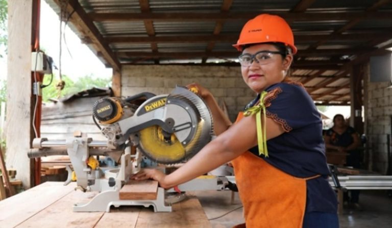 8M: regulaciones del mundo siguen limitando derechos laborales de las mujeres