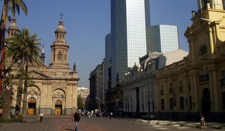 Santiago de Chile entrará en cuarentena total ante alza de casos de Covid-19