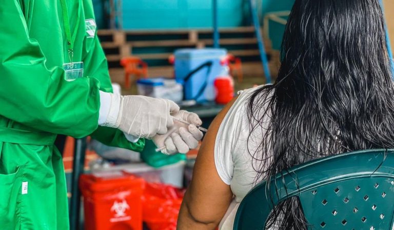 Ritmo de vacunación contra Covid-19 en Colombia cae más de 80 % 