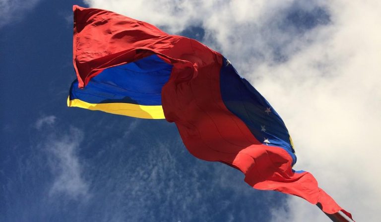 Colombia busca que 800 mil venezolanos se acojan al Estatuto en 2021
