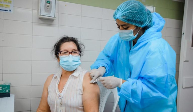 Colombia se demoró 51 días en aplicar tres millones de vacunas