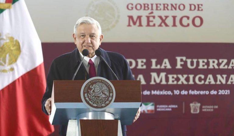 Presidente de México critica concesiones a empresas del sector eléctrico
