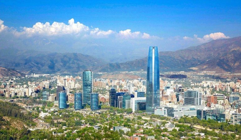 Comisión flexibiliza condiciones para créditos de empresas en Chile