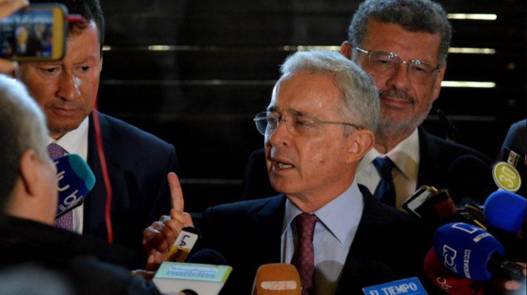 Expresidente Uribe sigue sin aprobar cambios a reforma tributaria