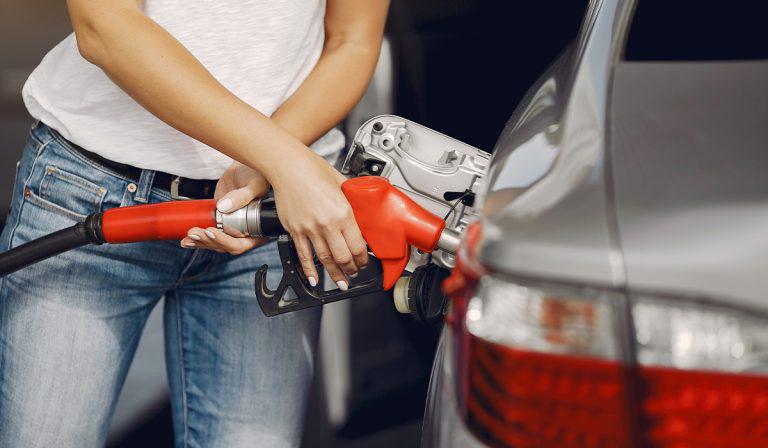 ¿Qué hará el Gobierno con el precio de la gasolina y una inflación disparada en Colombia?