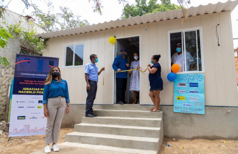 Industria plástica entrega viviendas sostenibles a damnificados del huracán Iota
