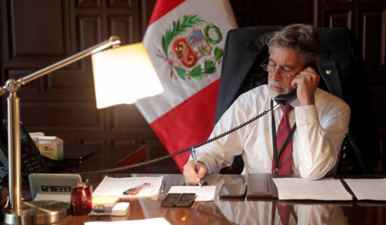 Presidente del Perú evalúa nuevo retiro de fondos de las aseguradoras