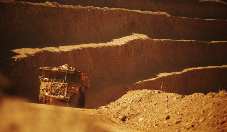 Corte de Londres evalúa reactivar millonaria demanda contra minera BHP