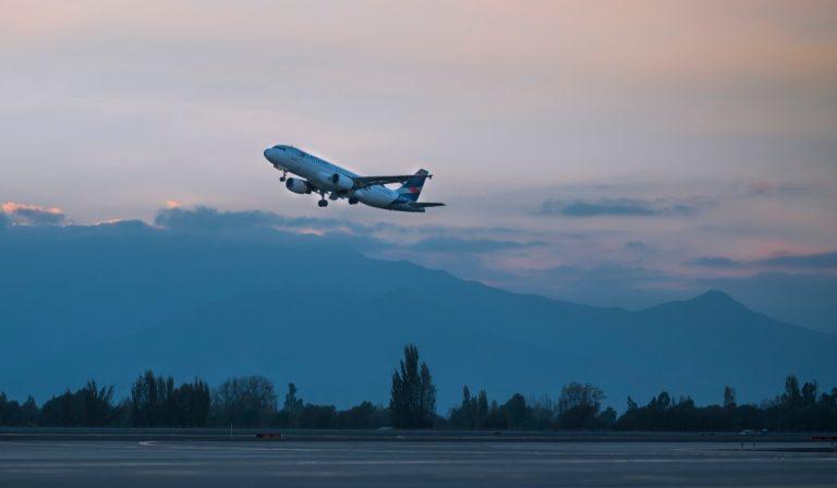 Latam se consolida como una de las aerolíneas más puntuales del mundo