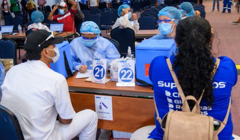 Habrá más vacunados en Colombia contra Covid-19: meta sube a 41,7 millones