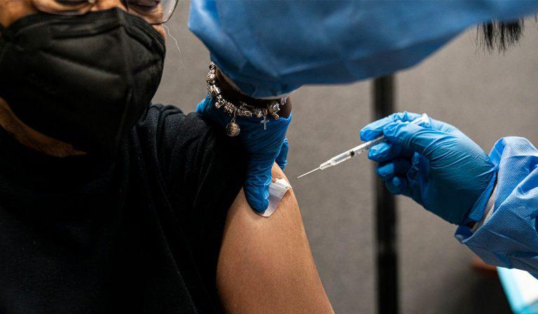 ¿Pueden las empresas obligar a empleados a vacunarse contra Covid-19 en Colombia?