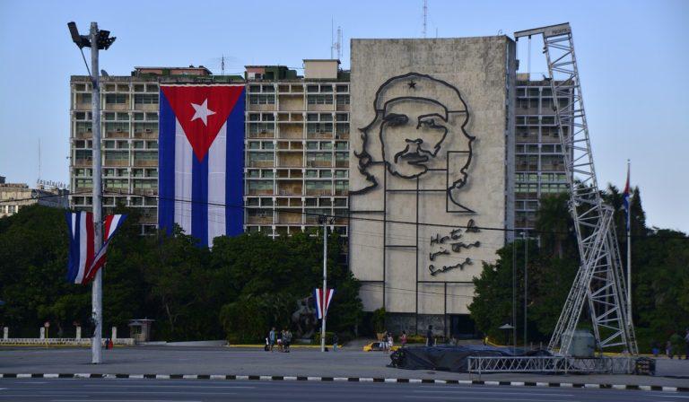 Banco Central de Cuba reglamenta uso de criptomonedas