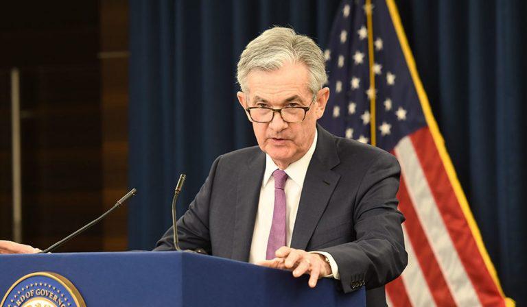 Tapering comenzaría a final de año: Powell dice que aumento de tasas podría tardar