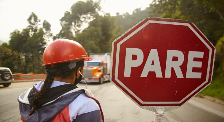 Ordenan cierre total de vía Cali-Loboguerrero en Colombia
