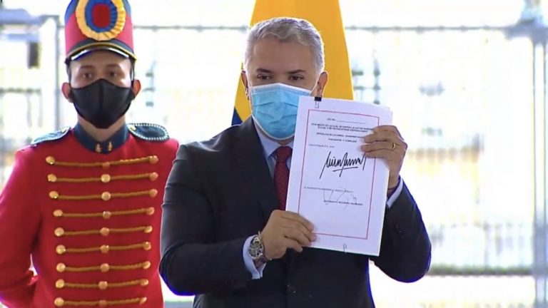 Ahora | Presidente Iván Duque sancionó reforma tributaria de Colombia