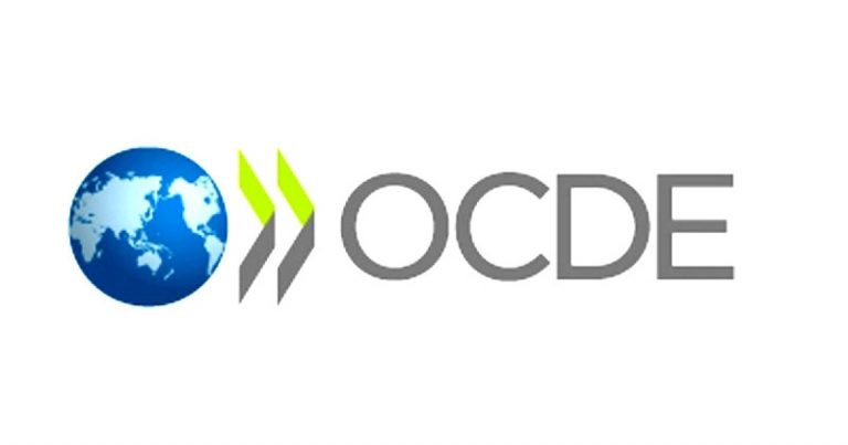 PIB de la OCDE desaceleró en tercer trimestre, pero se mantiene sobre el nivel prepandemia