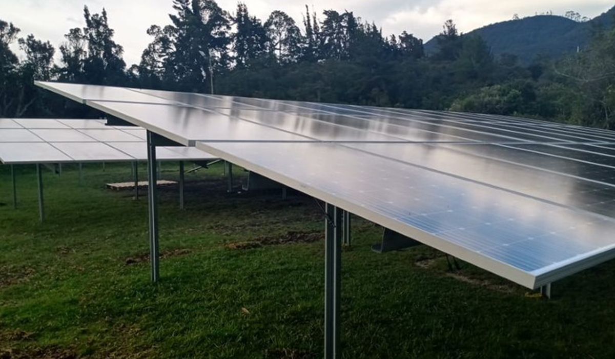 "Échale Corriente" Del Grupo Energía Bogotá: Paneles Solares
