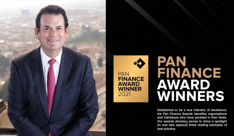 Luis Carlos Sarmiento, CEO de Grupo Aval, reconocido por Pan Finance como uno de los directivos del año