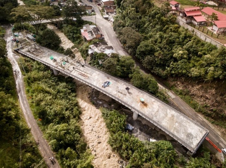 Autopista al Mar 2 en Colombia registra 58 % de avance