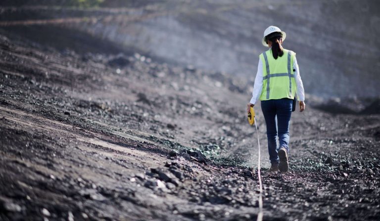 Gobierno de Colombia aceptó que Prodeco renuncie a tres de cinco títulos mineros