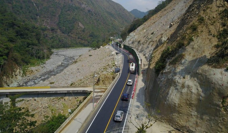 Cierre total en vía Bogotá – Villavicencio por accidente de tránsito