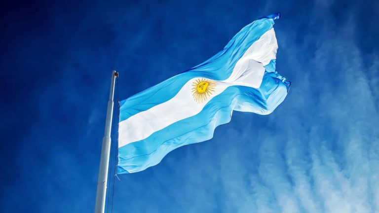 Fitch Ratings rebajó calificación de Argentina a ‘CCC-‘