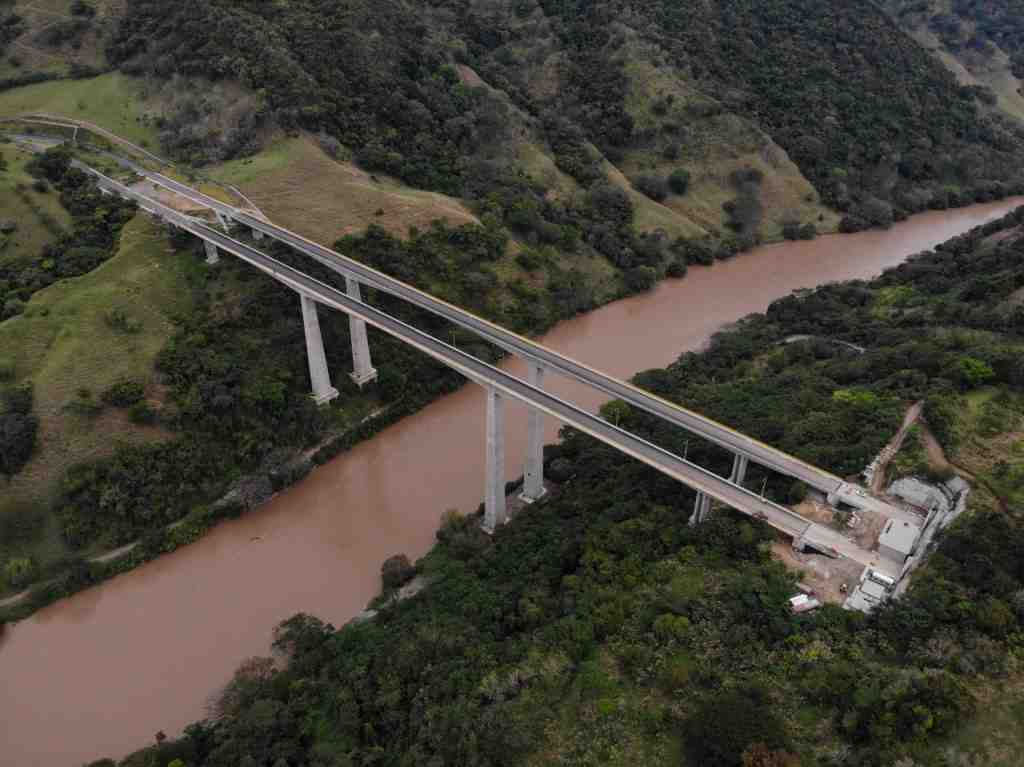 La Concesión La Pintada culminó hace unos meses las obras de un puente sobre el río Cauca.