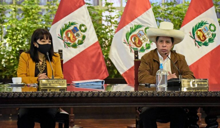 Cambio en gabinete de Pedro Castrillo favorece baja del dólar en Perú