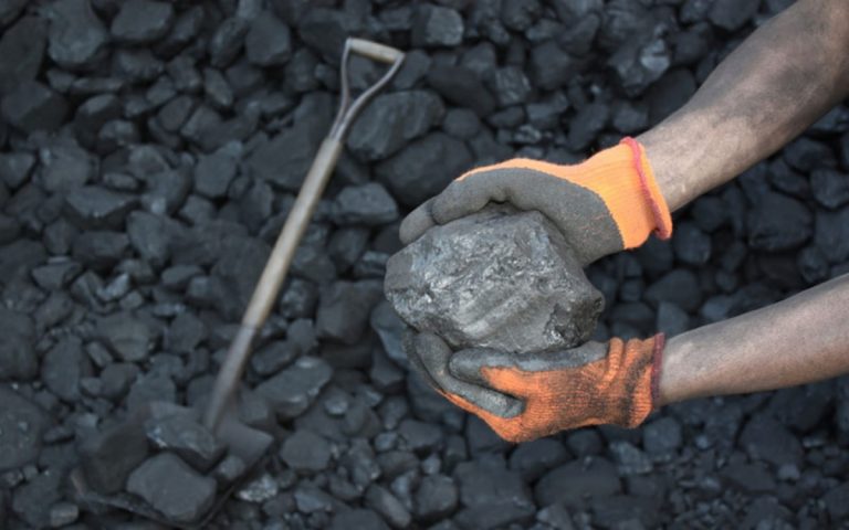 Producción de carbón de China tocó máximos en diciembre y 2021