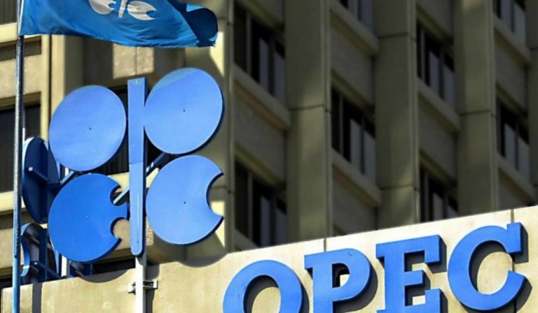 OPEP revisa a la baja previsión de demanda de petróleo en segundo trimestre de 2022